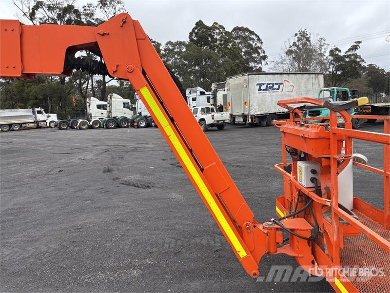 JLG 800AJ 4WD Diesel Articulating Boom Lift Articulated boom lifts