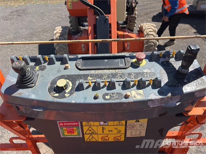 JLG H340AJ 4WD Diesel Articulating Boom Lift Колінчаті підйомники