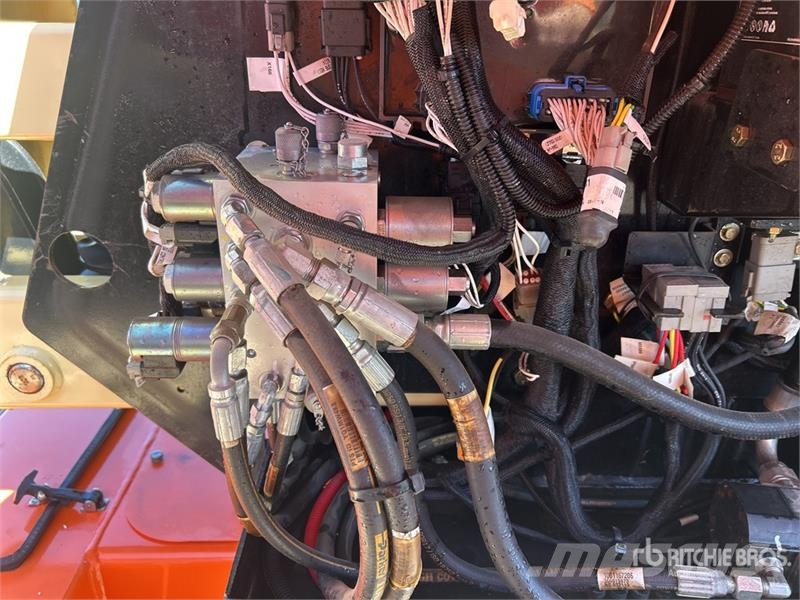 JLG H340AJ 4WD Diesel Articulating Boom Lift Колінчаті підйомники