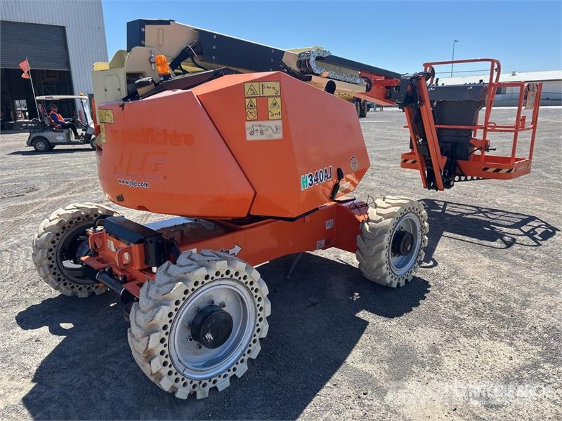 JLG H340AJ 4WD Diesel Articulating Boom Lift Колінчаті підйомники