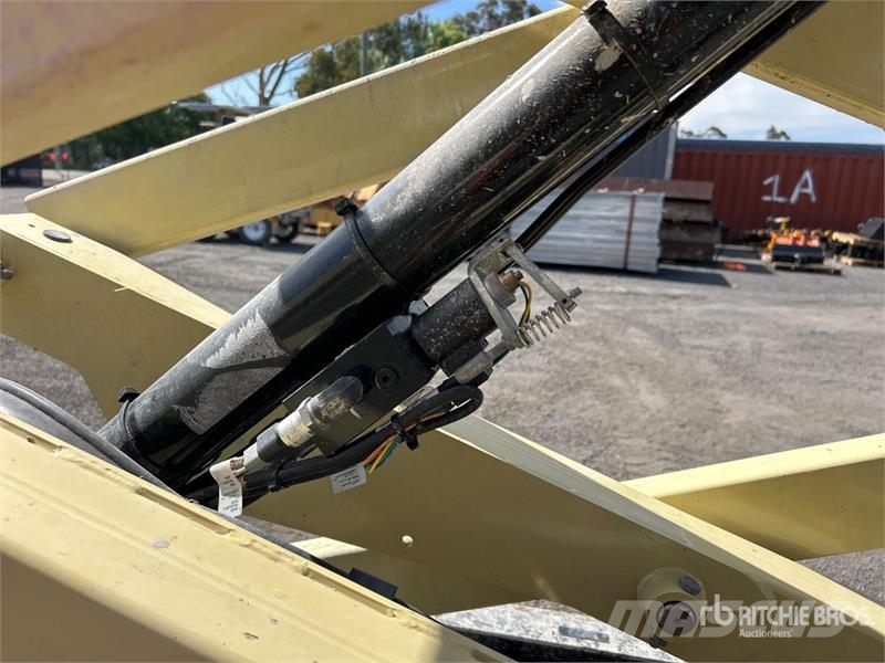 JLG R1932 Electric Scissor Lift رافعات مقصية الشكل