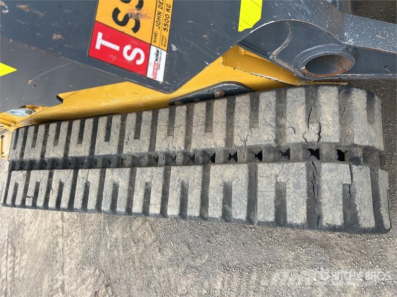 John Deere 331G Minicarregadeiras