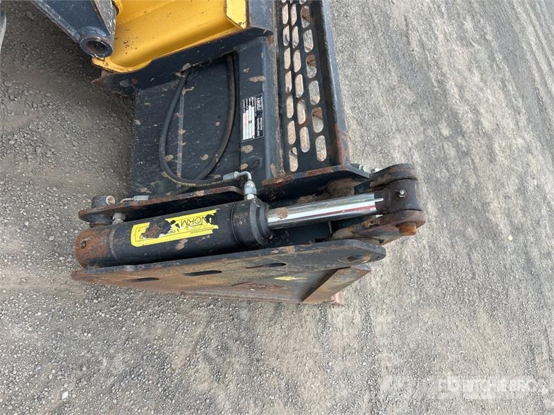 John Deere 331G Minicarregadeiras