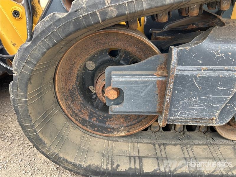 John Deere 331G Minicarregadeiras