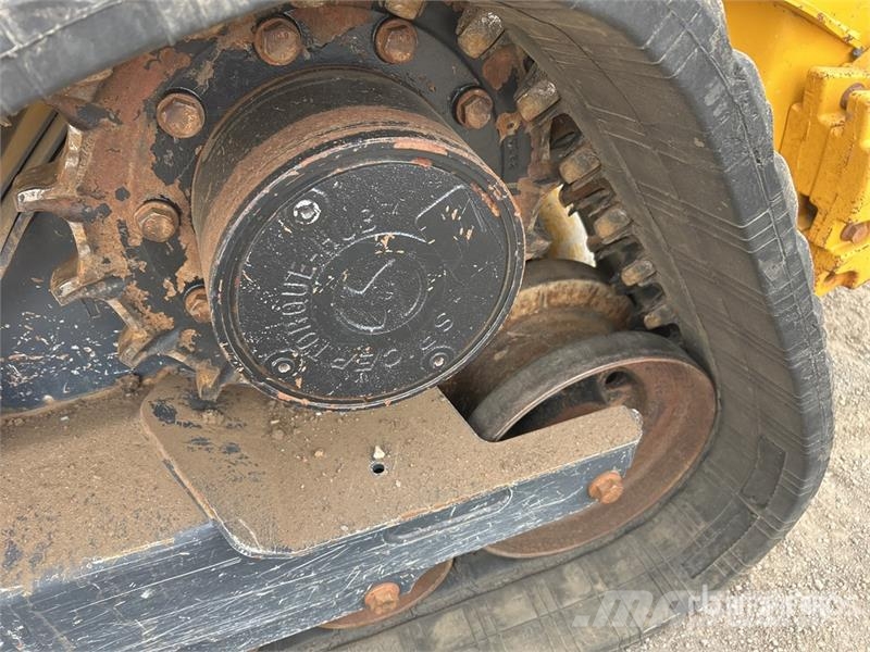 John Deere 331G Minicarregadeiras