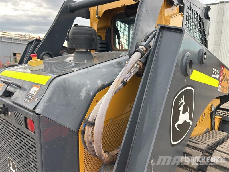 John Deere 331G Minicarregadeiras