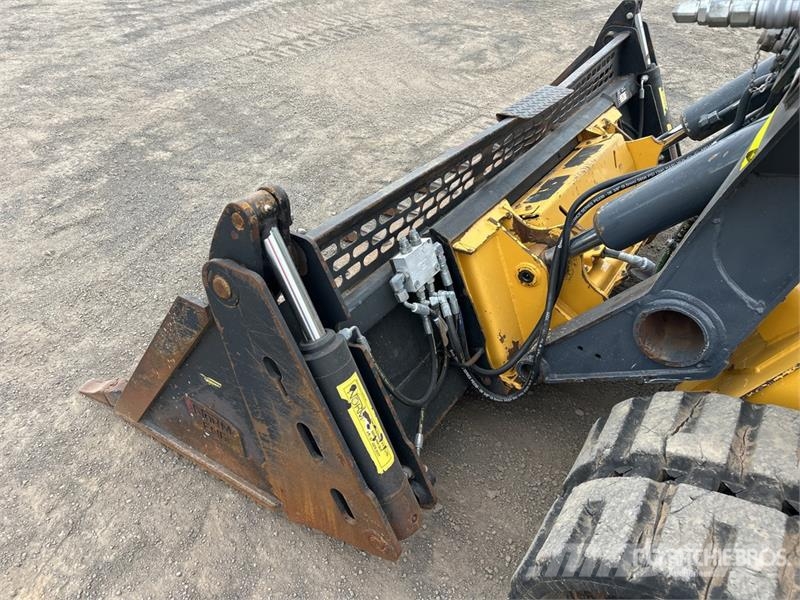 John Deere 331G Minicarregadeiras