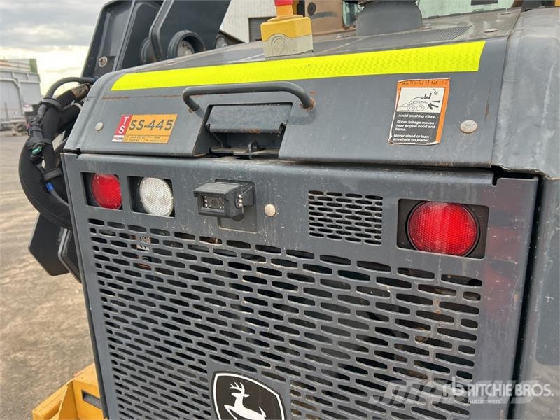 John Deere 331G Minicarregadeiras