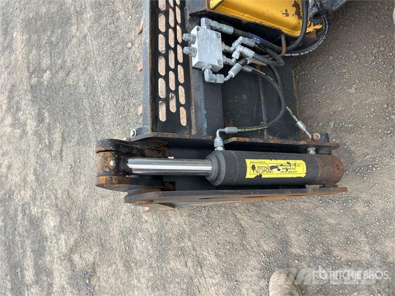 John Deere 331G Minicarregadeiras