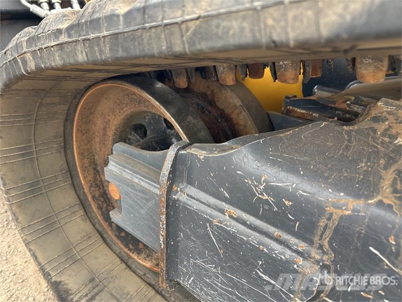 John Deere 331G Minicarregadeiras