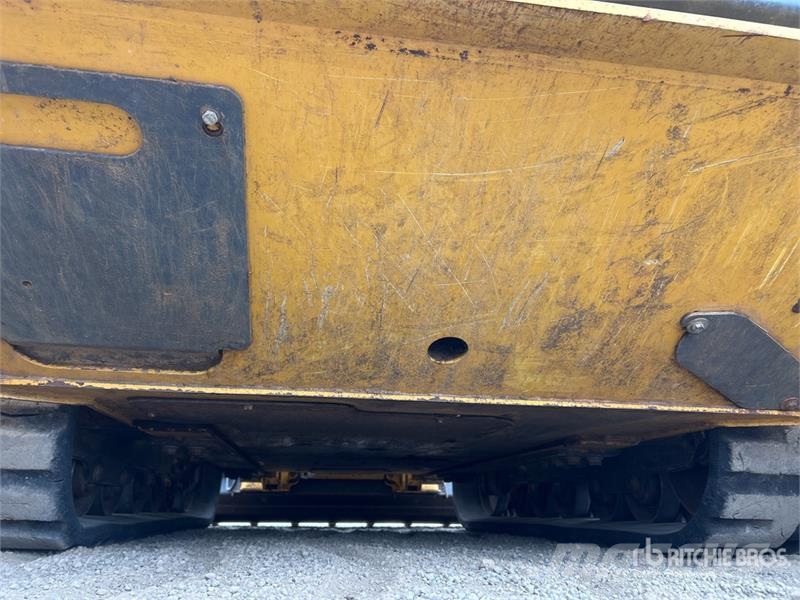 John Deere 331G Minicarregadeiras