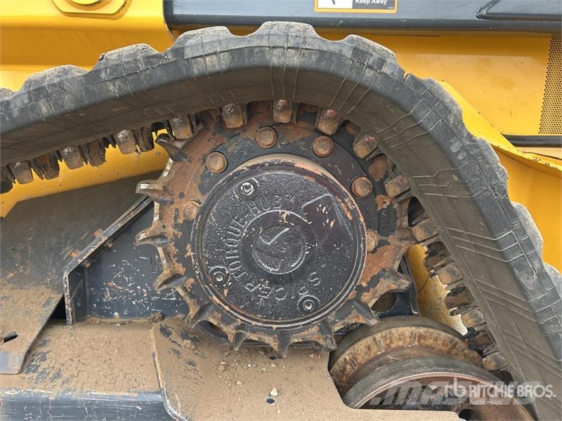 John Deere 331G Minicarregadeiras