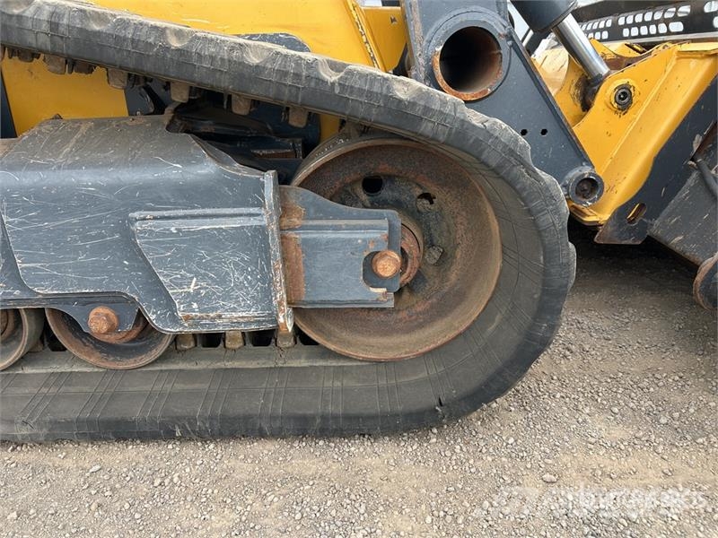 John Deere 331G Minicarregadeiras