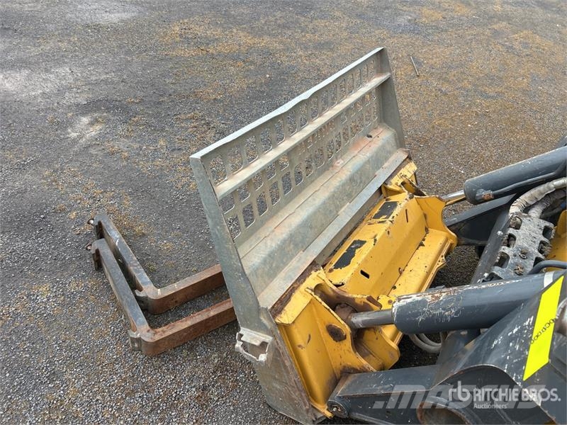 John Deere 333G Minicarregadeiras
