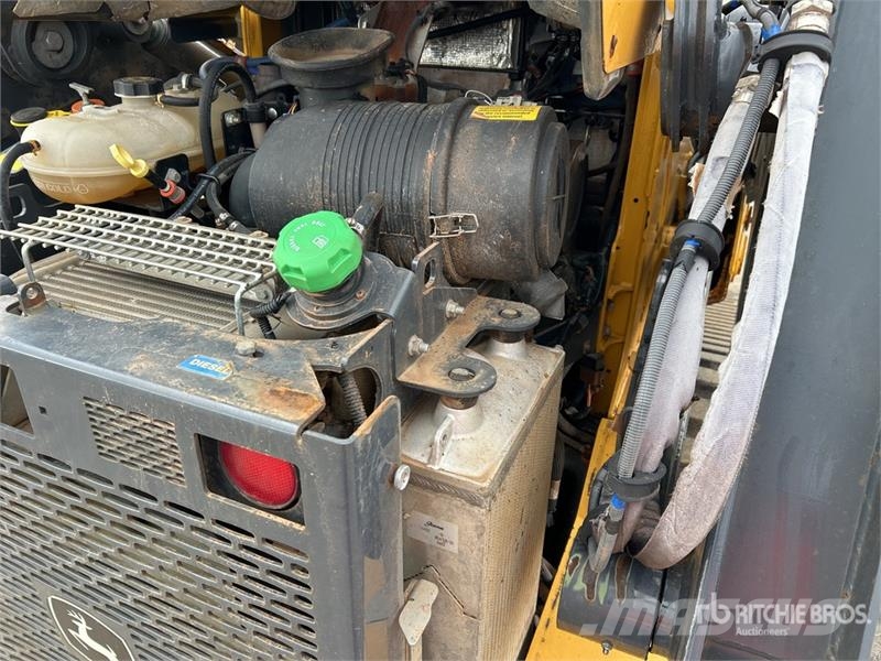 John Deere 333G Minicarregadeiras