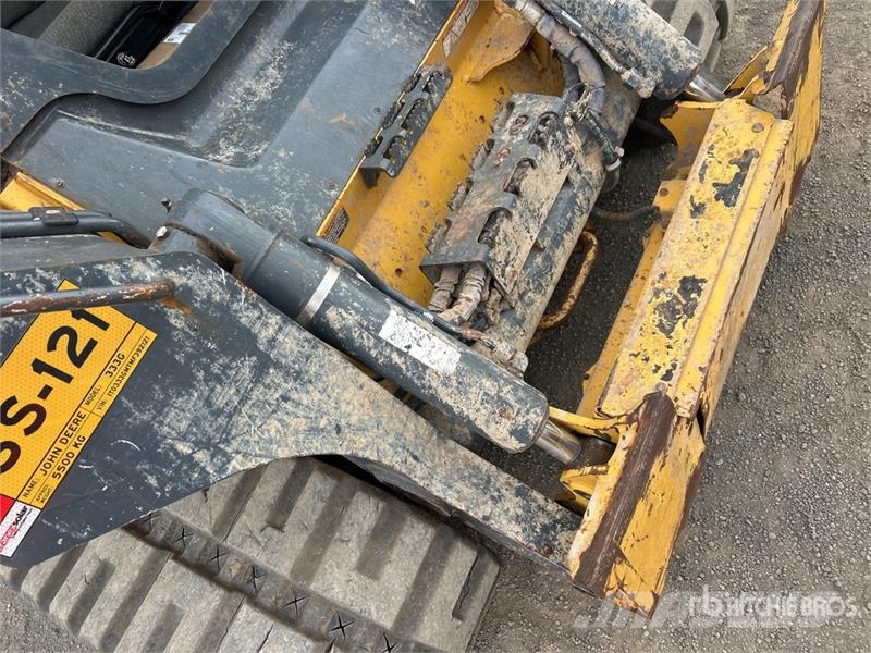 John Deere 333G Minicarregadeiras
