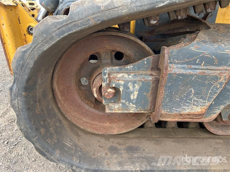 John Deere 333G Minicarregadeiras