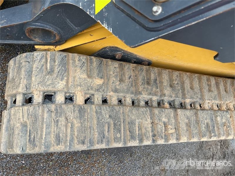 John Deere 333G Minicarregadeiras