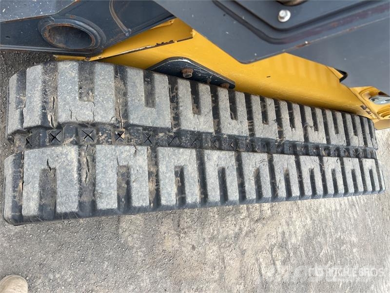 John Deere 333G Minicarregadeiras