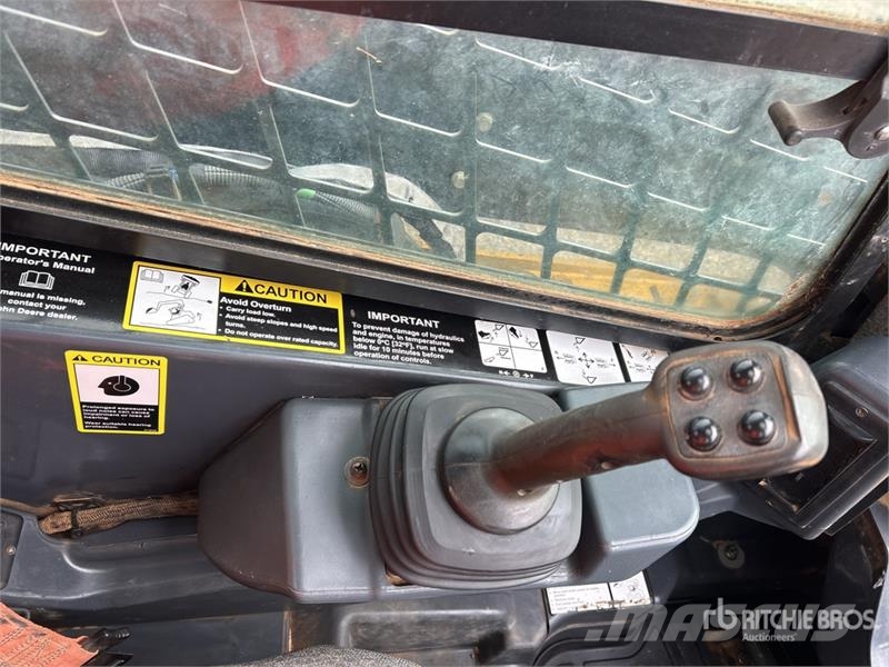 John Deere 333G Minicarregadeiras
