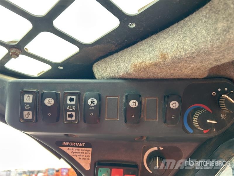 John Deere 333G Minicarregadeiras