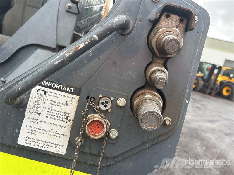 John Deere 333G Minicarregadeiras