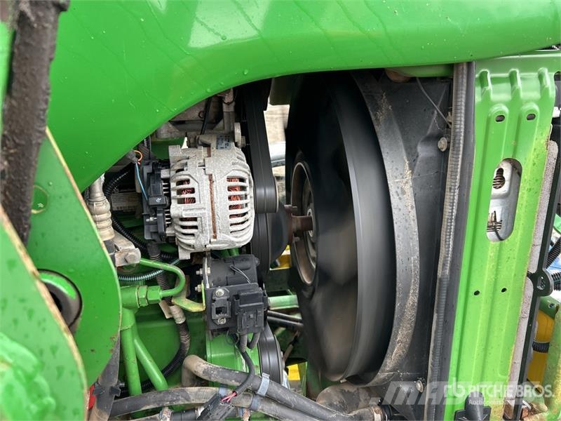 John Deere 6220 拖拉机/农用车