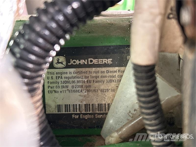 John Deere 6220 拖拉机/农用车