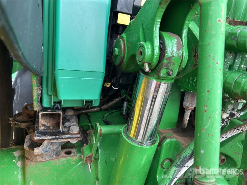 John Deere 6220 拖拉机/农用车