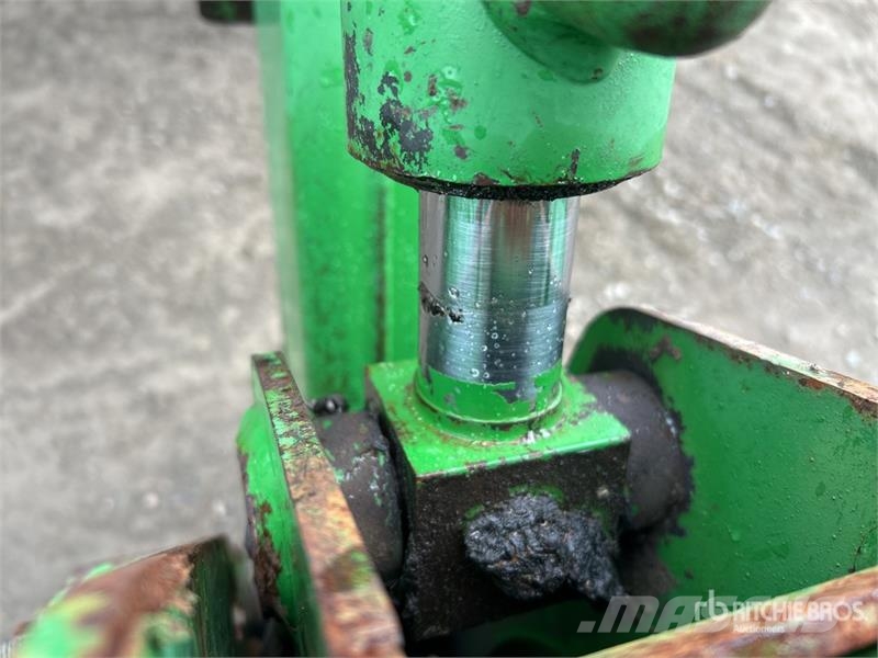 John Deere 6220 拖拉机/农用车