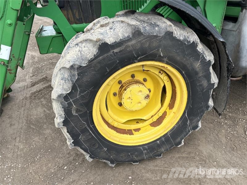 John Deere 6220 拖拉机/农用车