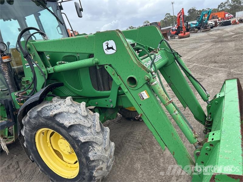 John Deere 6220 拖拉机/农用车