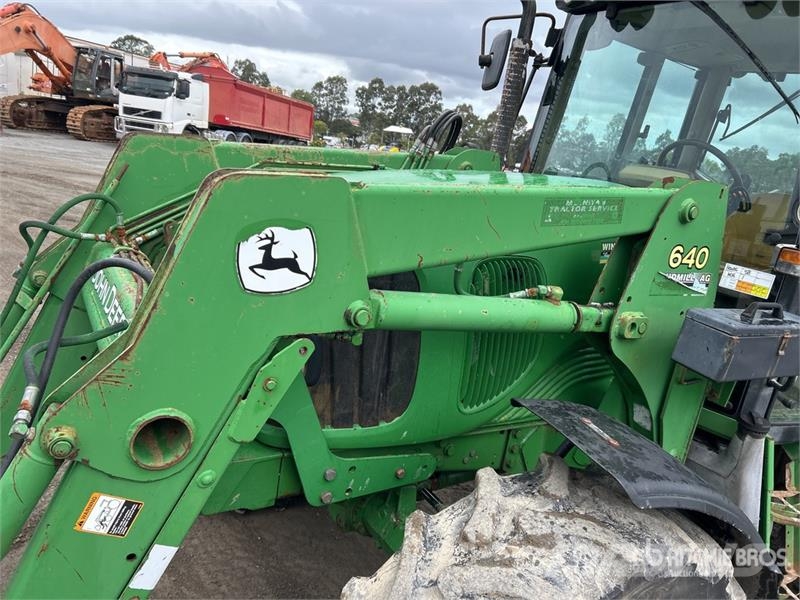 John Deere 6220 拖拉机/农用车