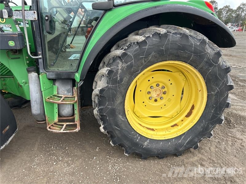 John Deere 6220 拖拉机/农用车