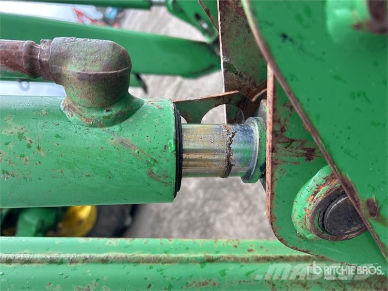 John Deere 6220 拖拉机/农用车