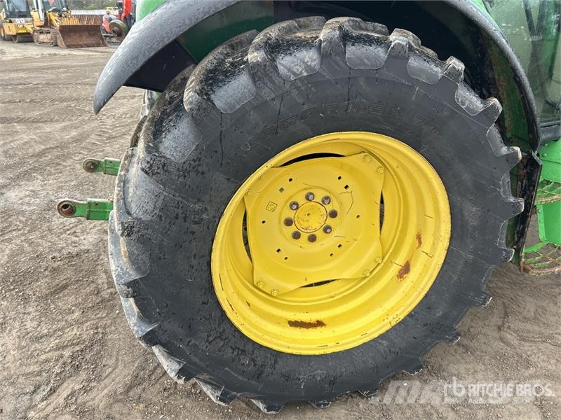 John Deere 6220 拖拉机/农用车