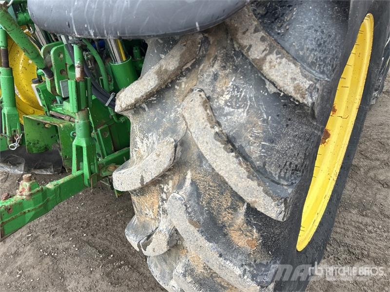 John Deere 6220 拖拉机/农用车