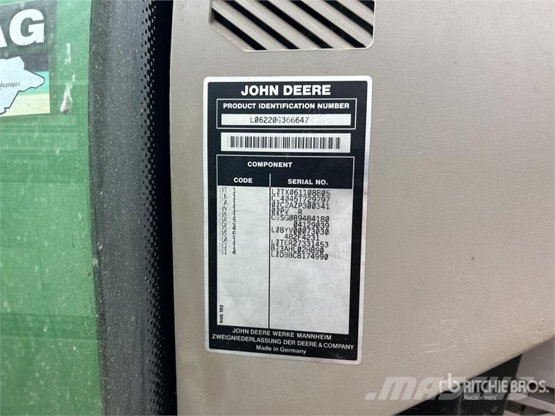 John Deere 640 4WD Tractor الجرارات