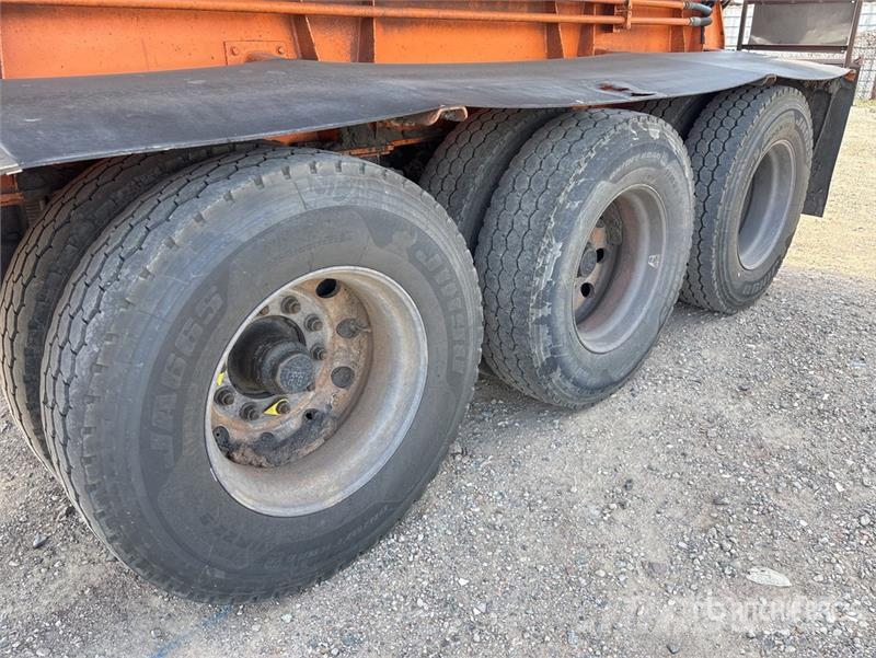  John Shephard 9.5 m Tri/A Side Dump Trailer مقطورات قلابة