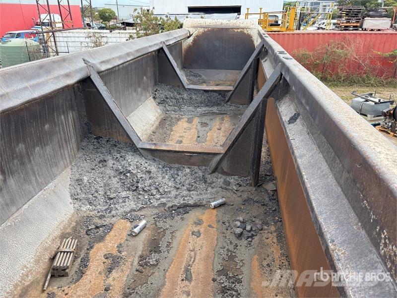  John Shephard 9.5 m Tri/A Side Dump Trailer مقطورات قلابة