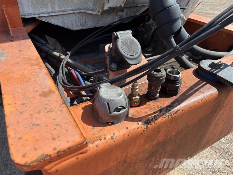  John Shephard 9.5 m Tri/A Side Dump Trailer مقطورات قلابة