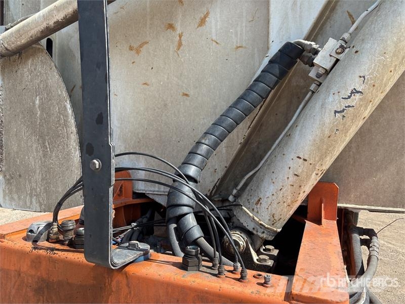  John Shephard 9.5 m Tri/A Side Dump Trailer مقطورات قلابة