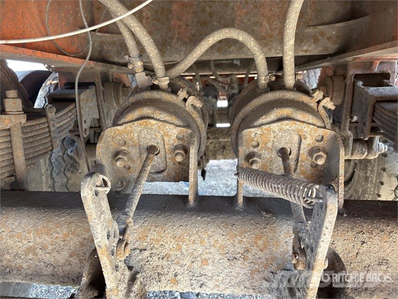  John Shephard 9.5 m Tri/A Side Dump Trailer مقطورات قلابة