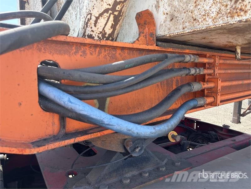  John Shephard 9.5 m Tri/A Side Dump Trailer مقطورات قلابة