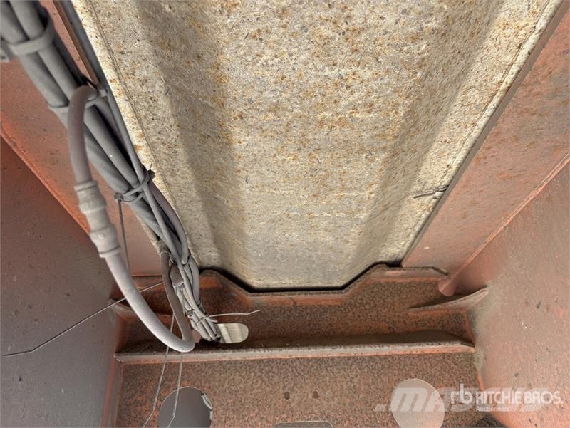  John Shephard 9.5 m Tri/A Side Dump Trailer مقطورات قلابة