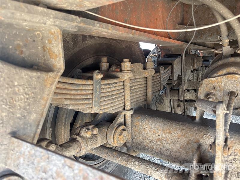 John Shephard 9.5 m Tri/A Side Dump Trailer مقطورات قلابة