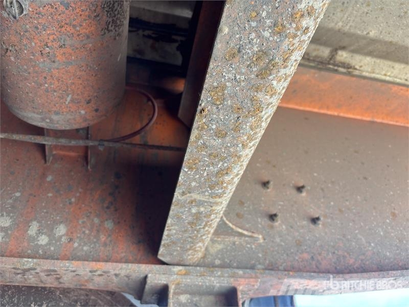  John Shephard 9.5 m Tri/A Side Dump Trailer مقطورات قلابة