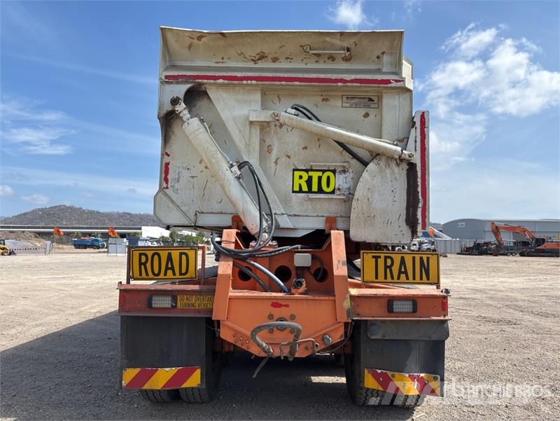  John Shephard 9.5 m Tri/A Side Dump Trailer مقطورات قلابة