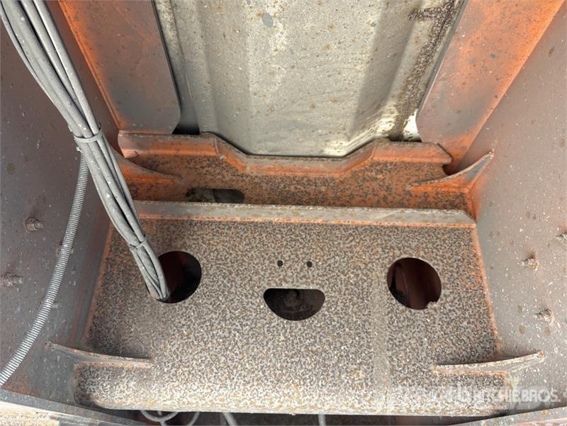  John Shephard 9.5 m Tri/A Side Dump Trailer مقطورات قلابة