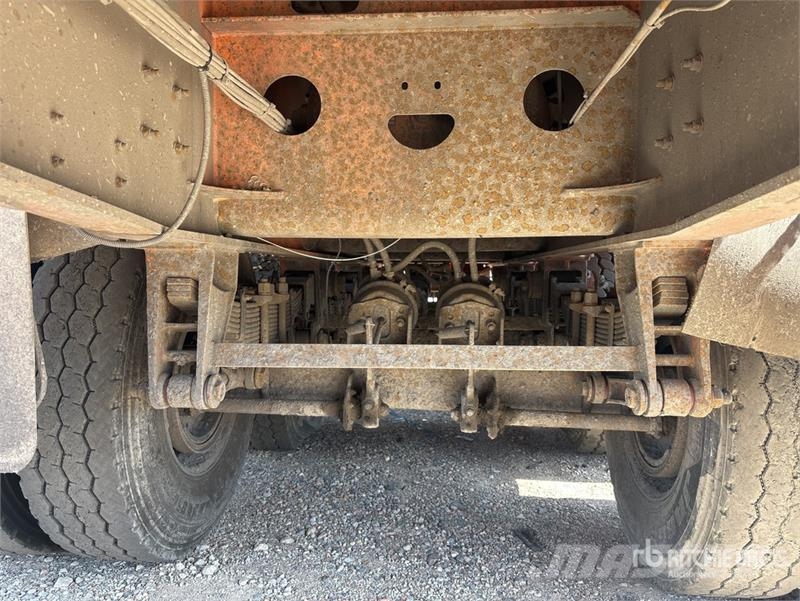  John Shephard 9.5 m Tri/A Side Dump Trailer مقطورات قلابة